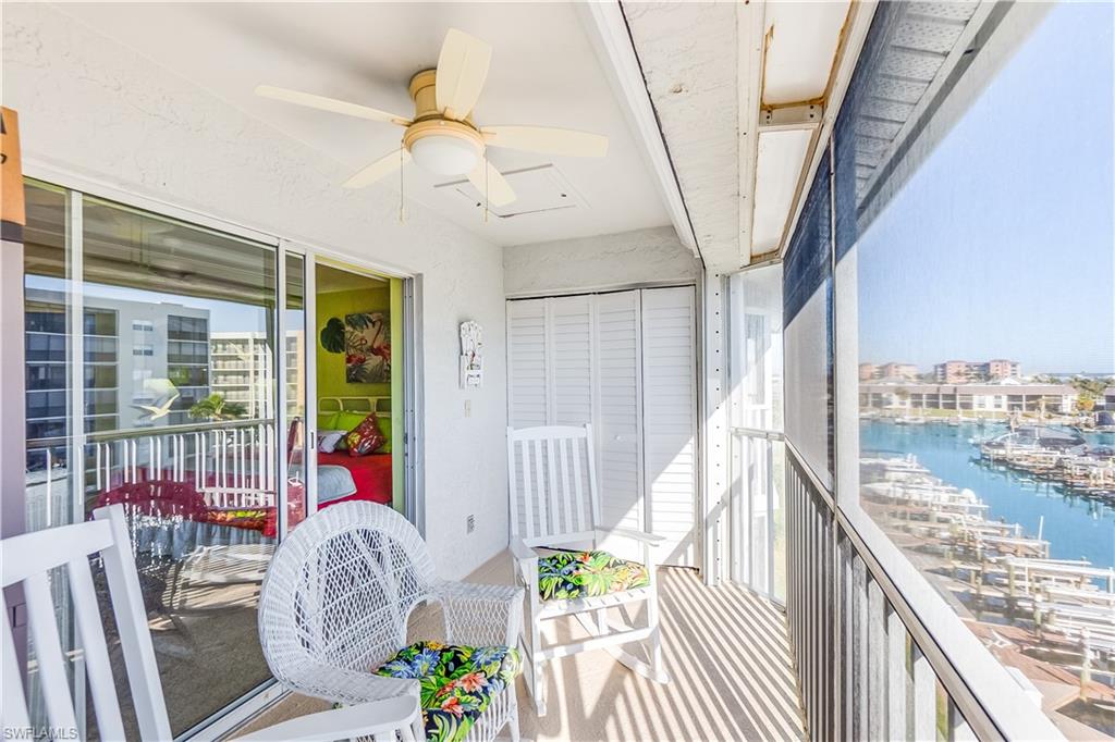 ROYAL PELICAN TOWNHOUSE - Residential