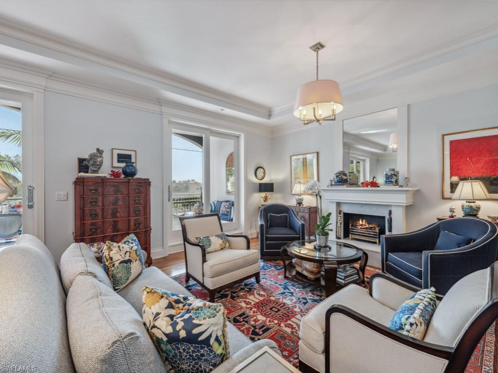 625 5th AVE S PH-302