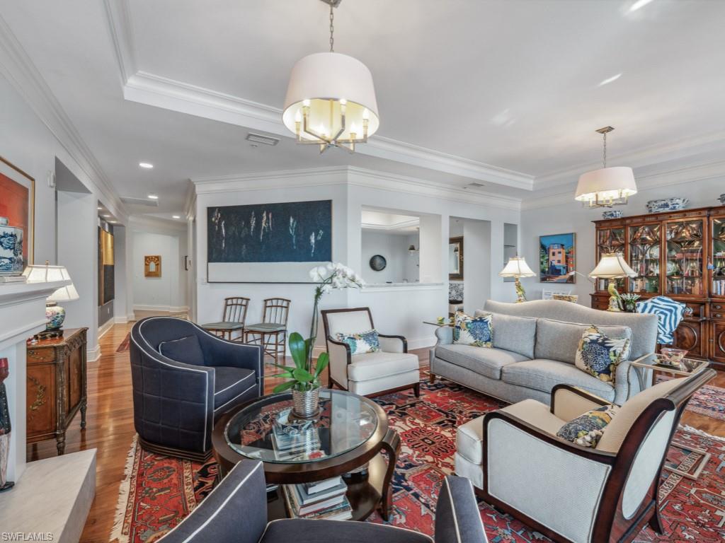 625 5th AVE S PH-302