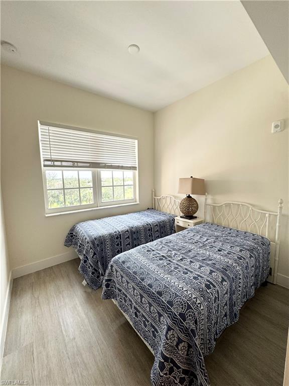 ROYAL POINTE - Residential