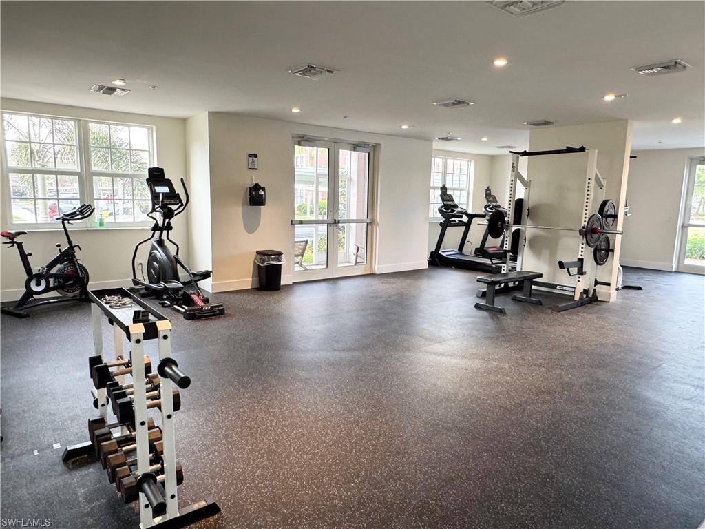 ROYAL POINTE - Residential