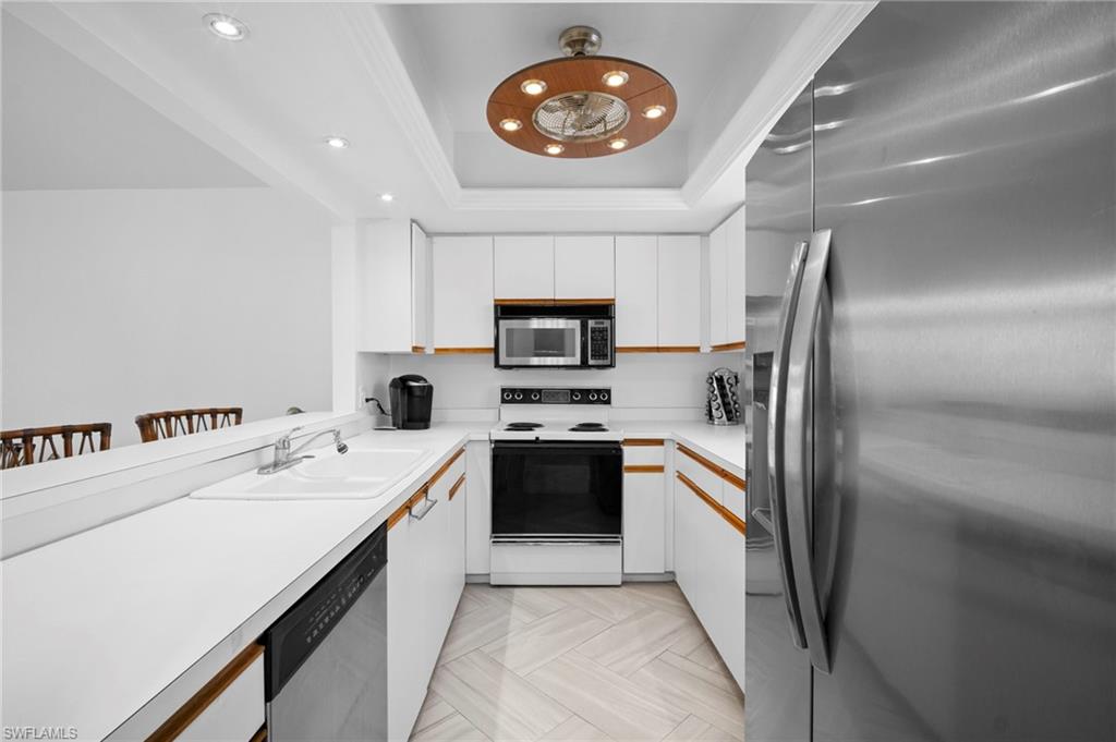 VILLAS AT FOUNTAIN LAKES - Residential