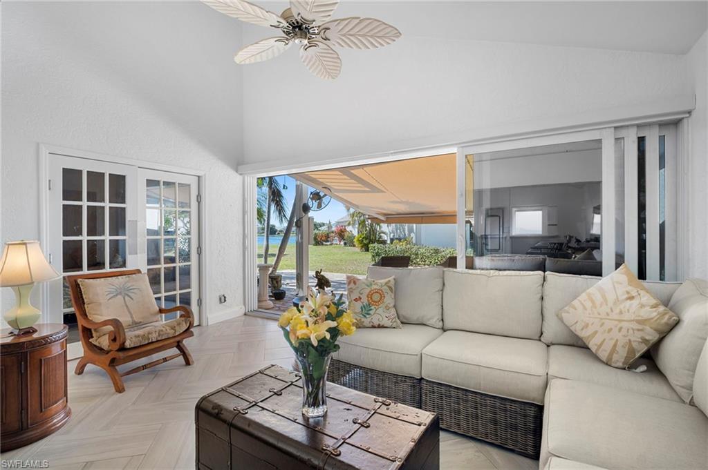 VILLAS AT FOUNTAIN LAKES - Residential