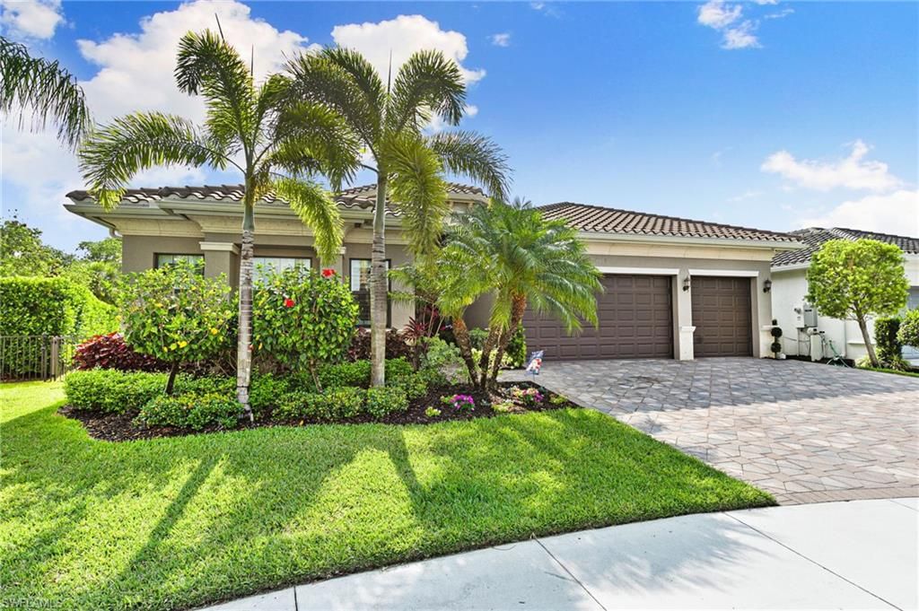 Photo of 4605 Azalea DR, NAPLES, FL 34119 (MLS # 225082281)