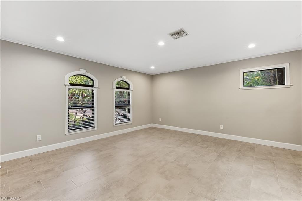 YORK MANOR - Residential