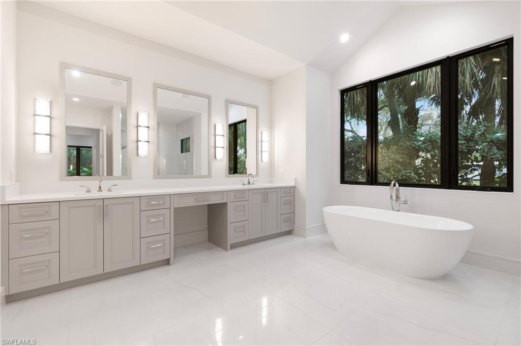 RIVERBROOKE - Residential