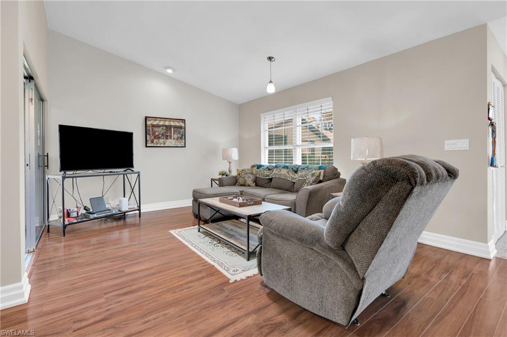 BEACON SQUARE - Residential