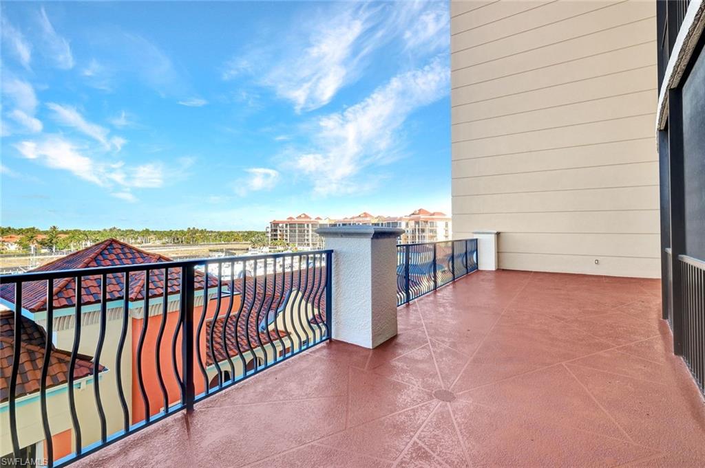 CAPE HARBOUR - Residential