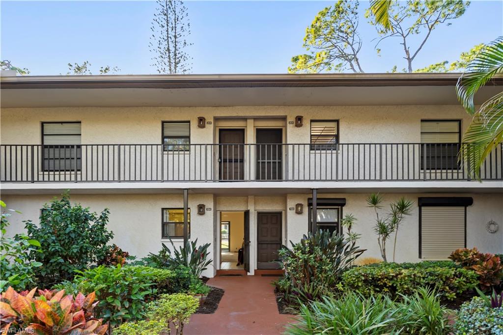 COURTYARD AT KINGS LAKE - Residential