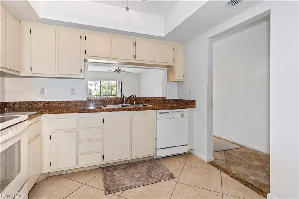 COURTYARD AT KINGS LAKE - Residential