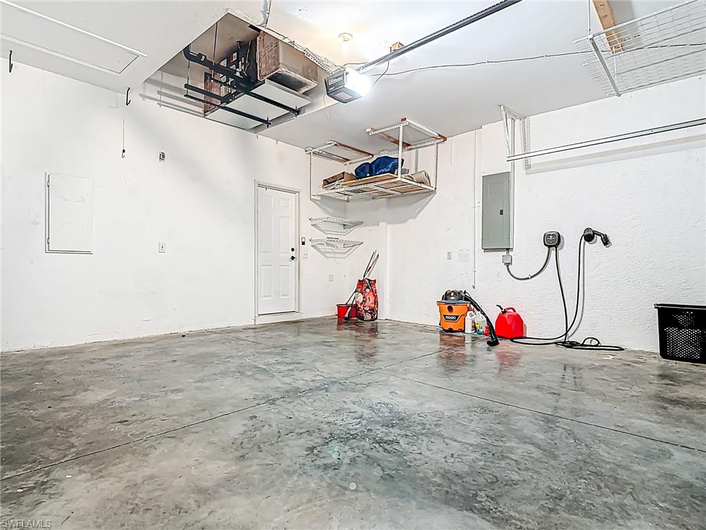 SABAL LAKE - Residential Lease