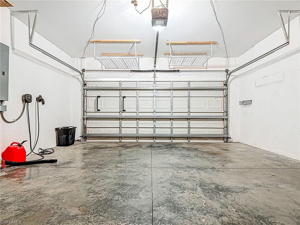 SABAL LAKE - Residential Lease