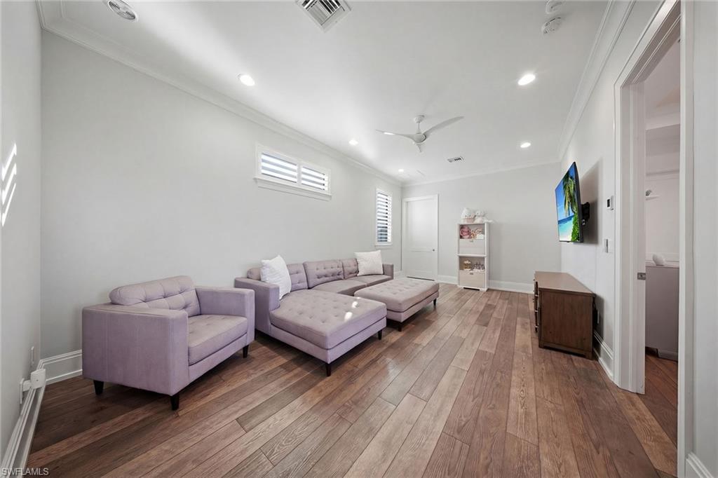 COCO LAKES - Residential