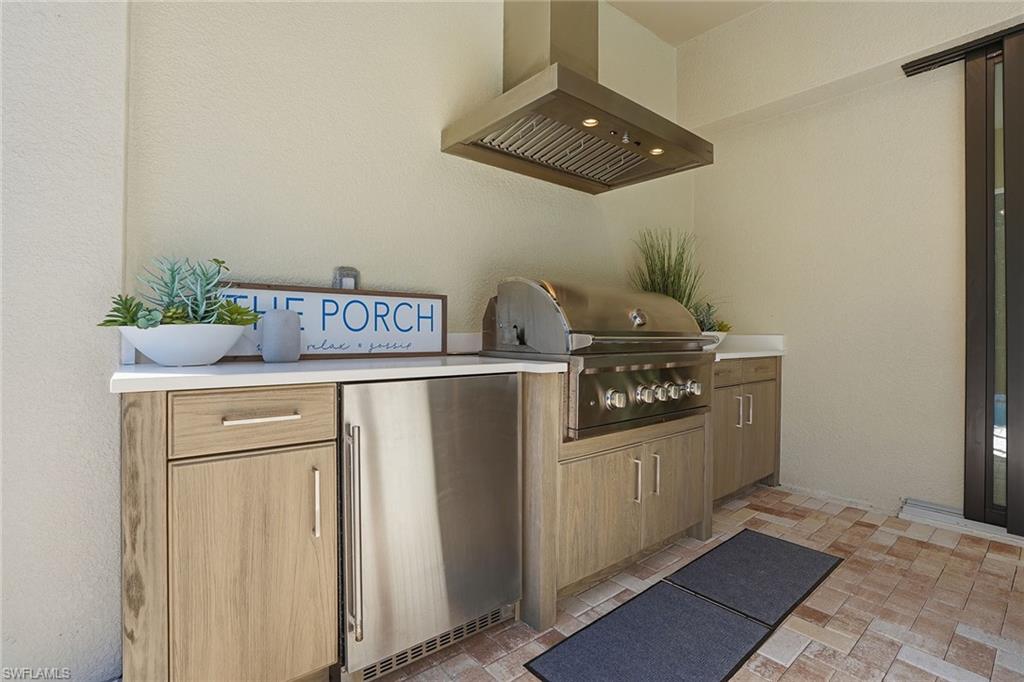 COCO LAKES - Residential