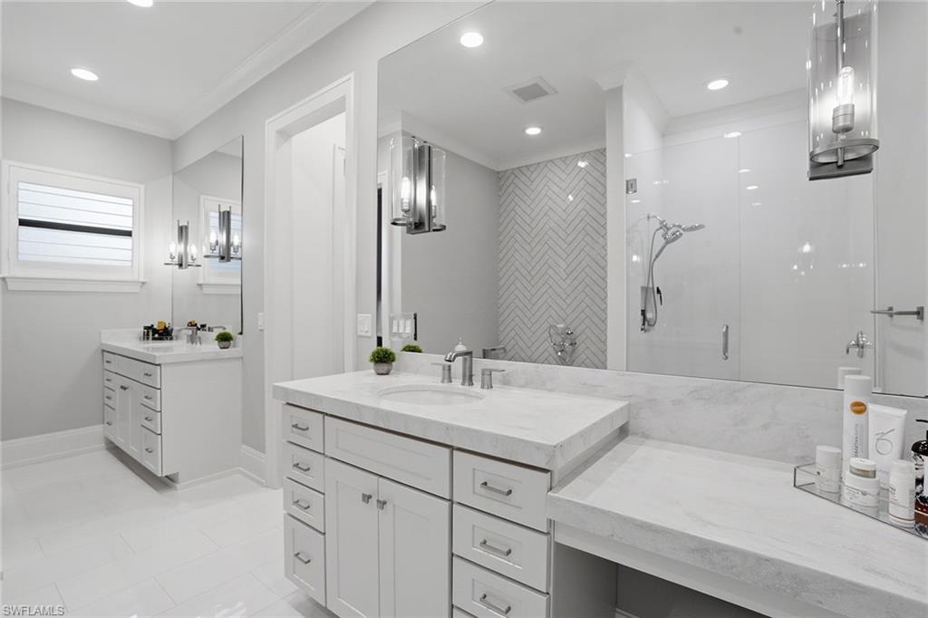 COCO LAKES - Residential