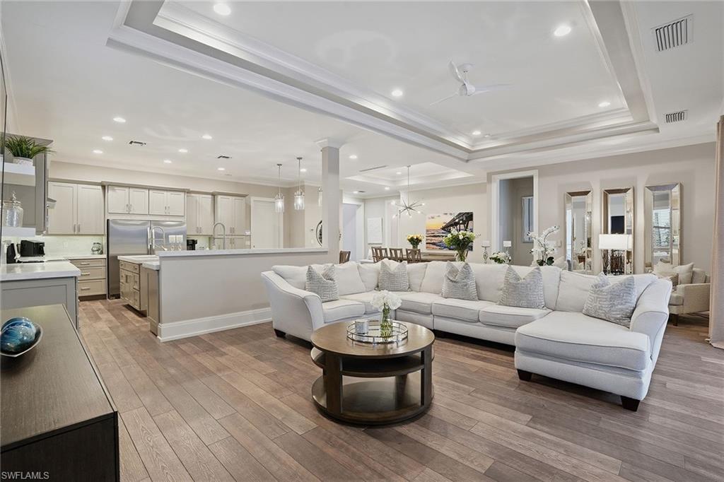 COCO LAKES - Residential