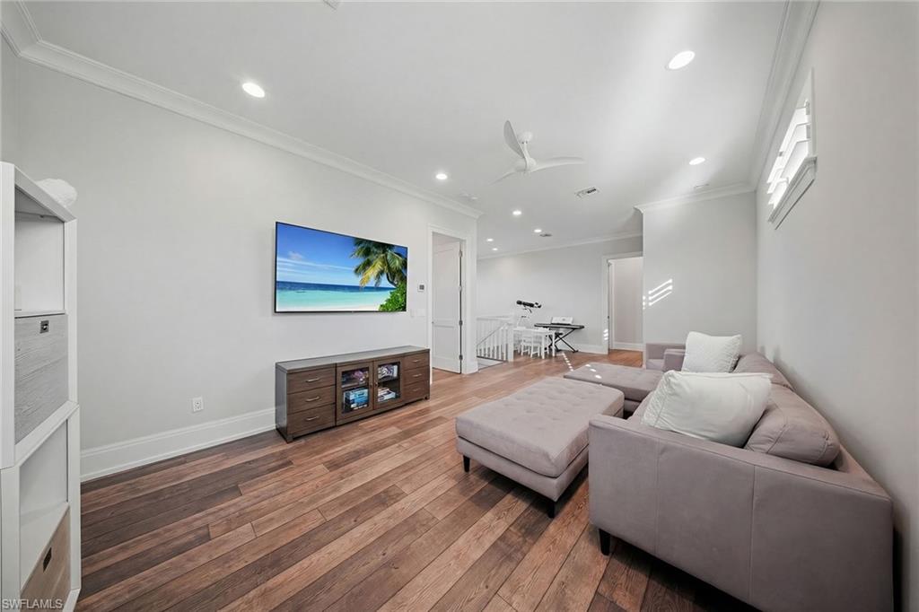 COCO LAKES - Residential