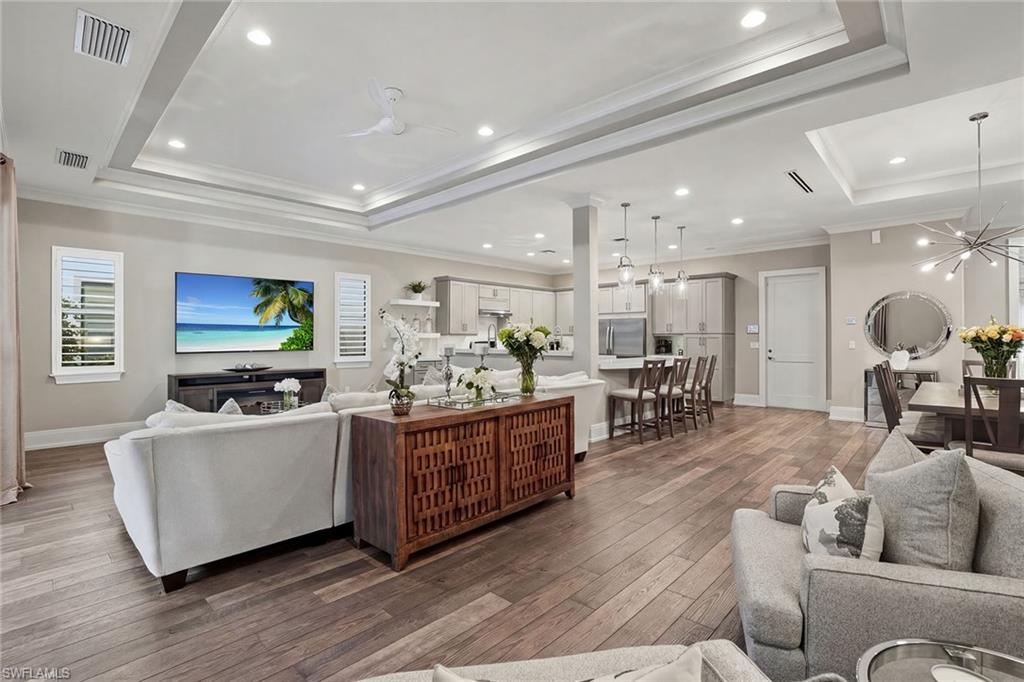 COCO LAKES - Residential