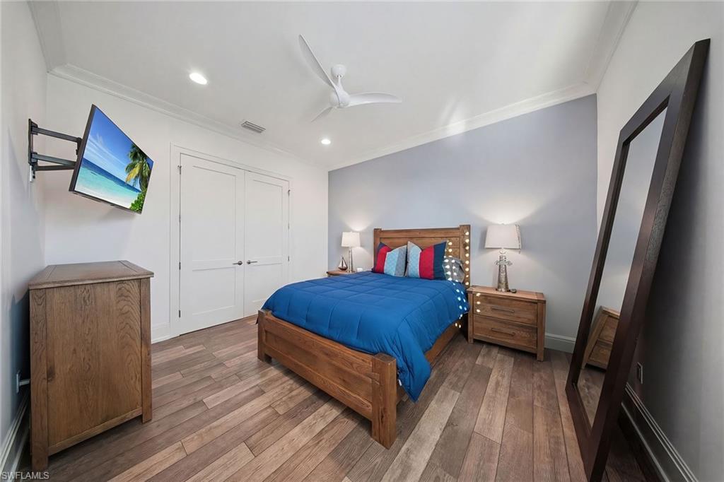 COCO LAKES - Residential