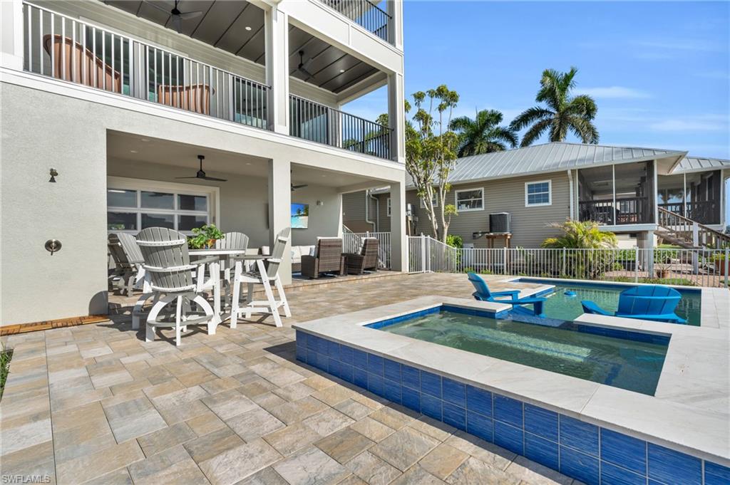 ISLAND SHORES - Residential