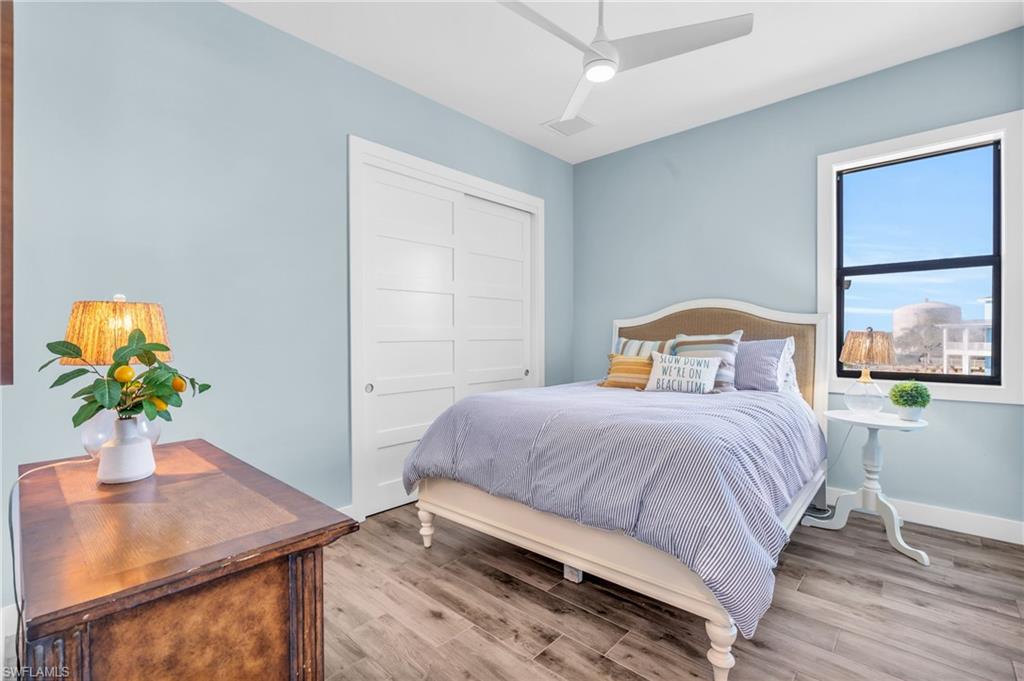 ISLAND SHORES - Residential