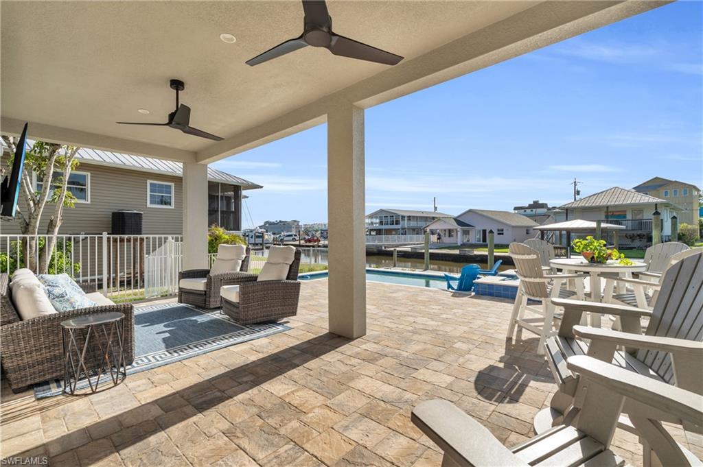 ISLAND SHORES - Residential