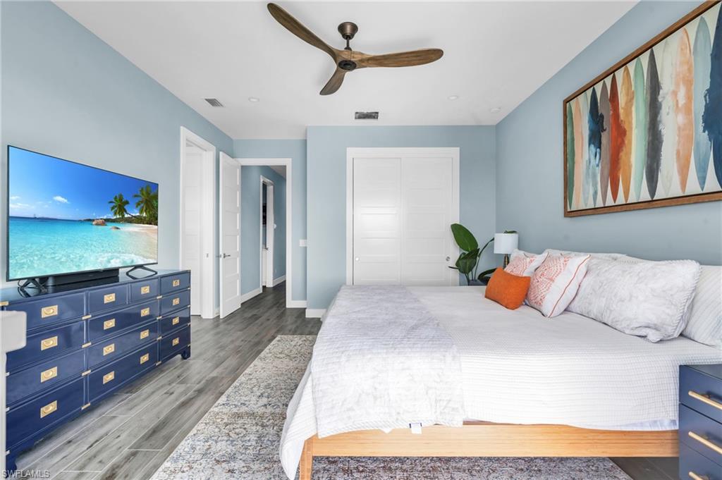 ISLAND SHORES - Residential