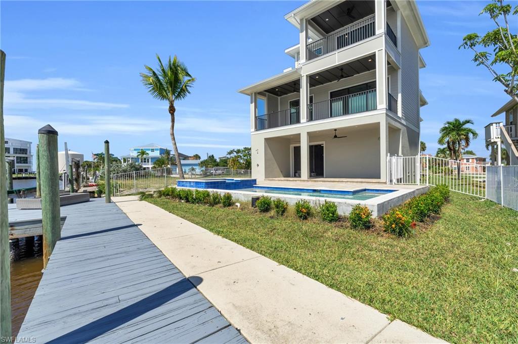 ISLAND SHORES - Residential