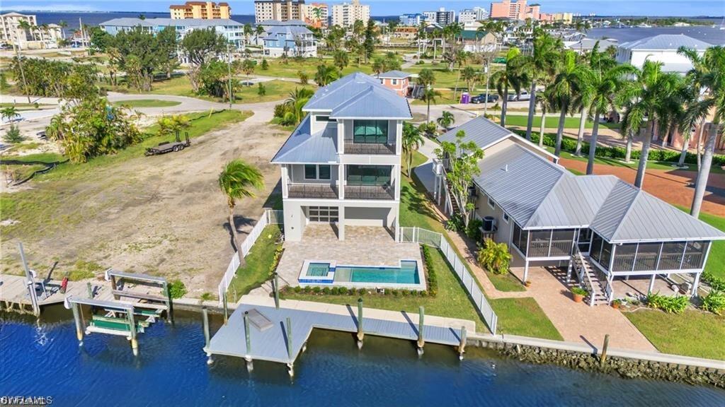 ISLAND SHORES - Residential