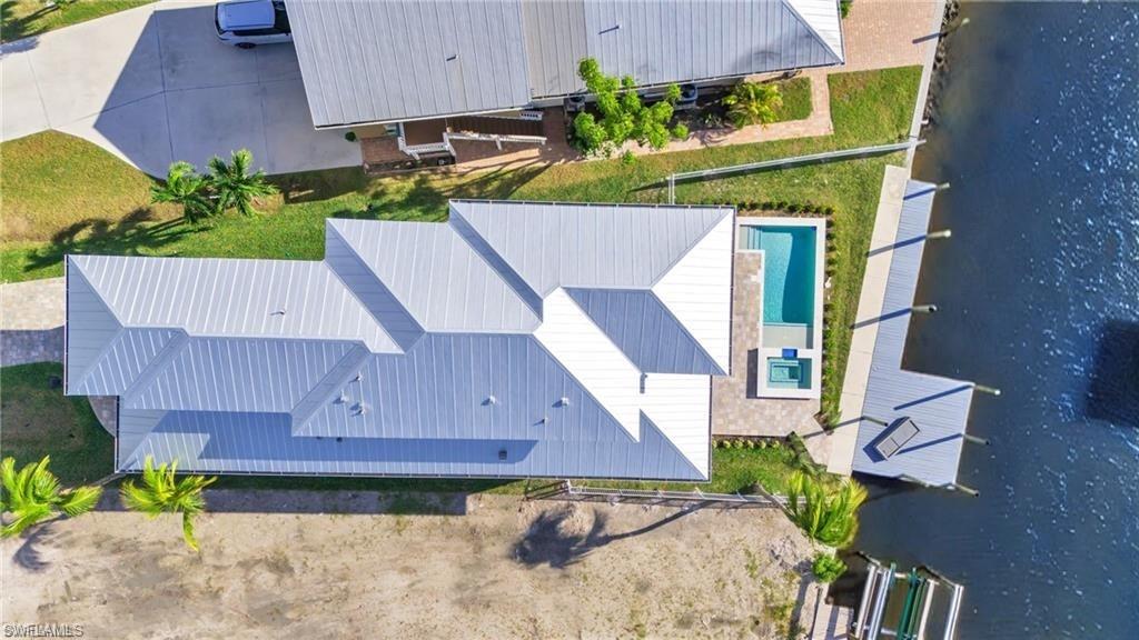 ISLAND SHORES - Residential