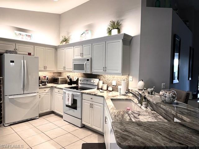 GARDEN LAKES - Residential