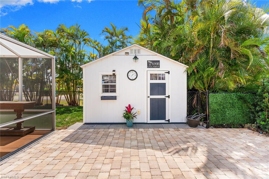 NAPLES PARK - Residential