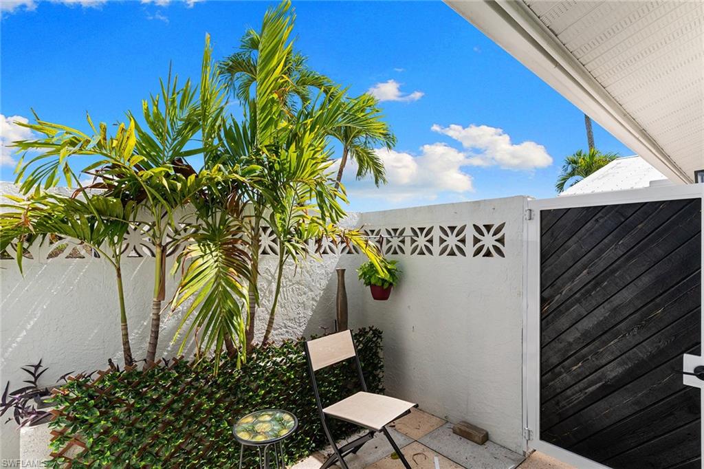 NAPLES PARK - Residential