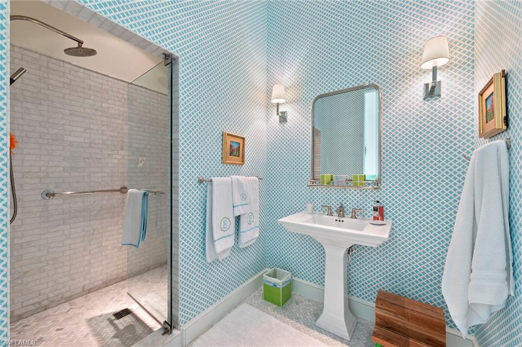 QUAIL WEST - Residential