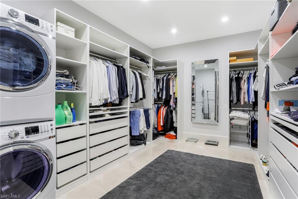 MOORINGS - Residential