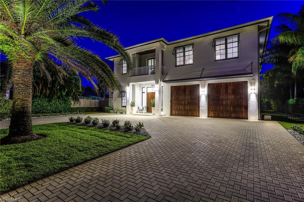 MOORINGS - Residential