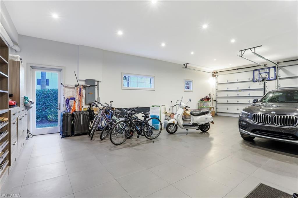 MOORINGS - Residential