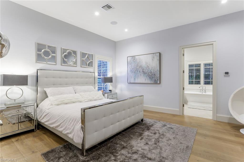 MOORINGS - Residential