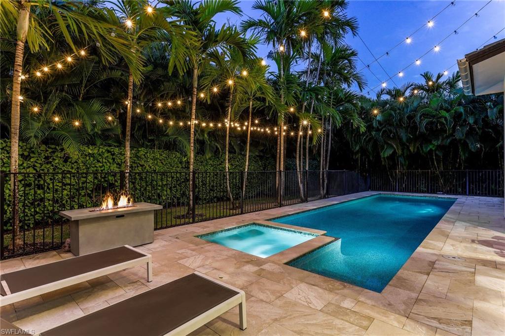 MOORINGS - Residential