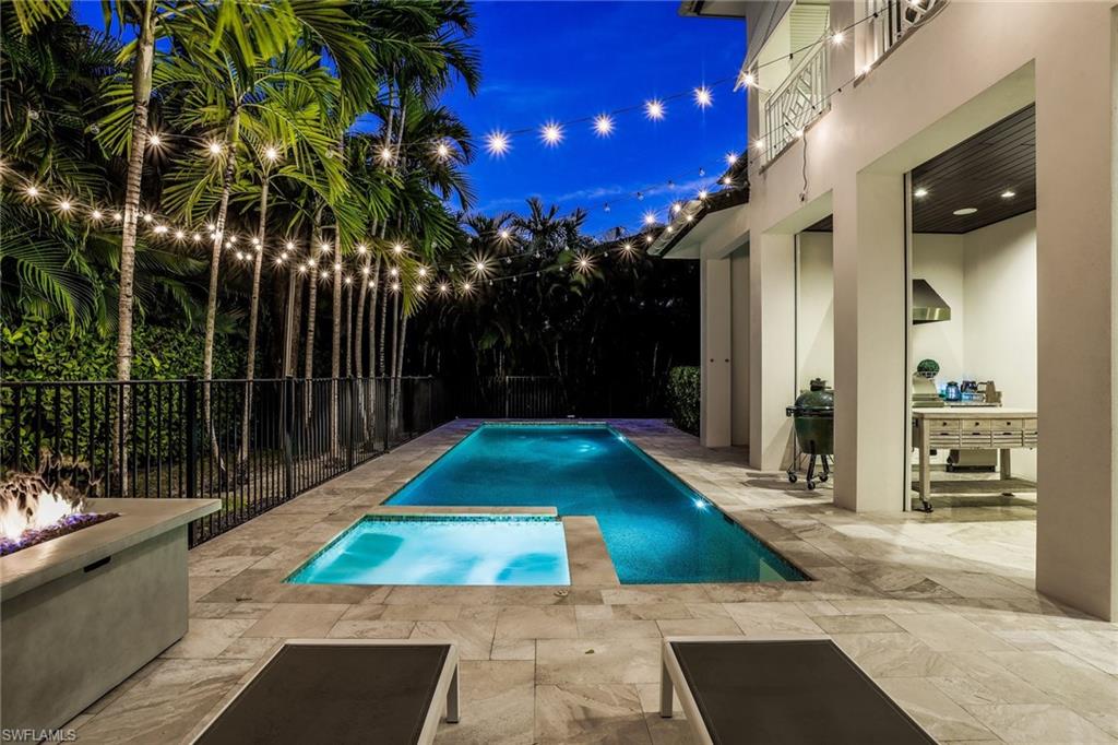 MOORINGS - Residential