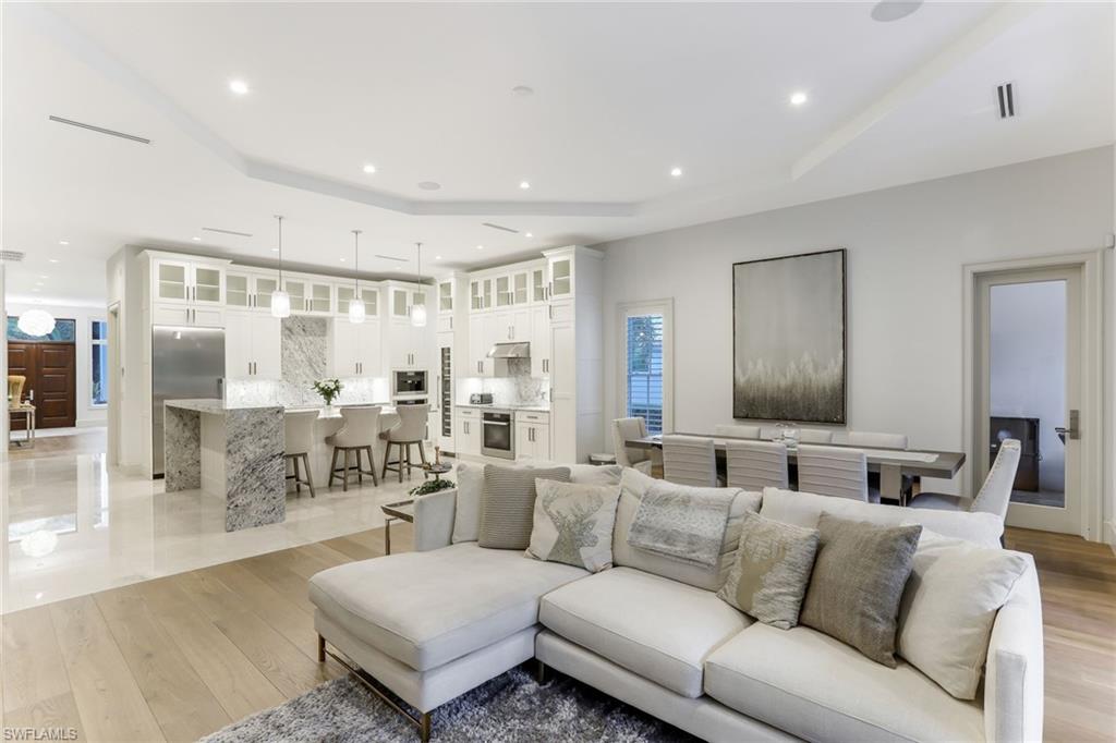 MOORINGS - Residential