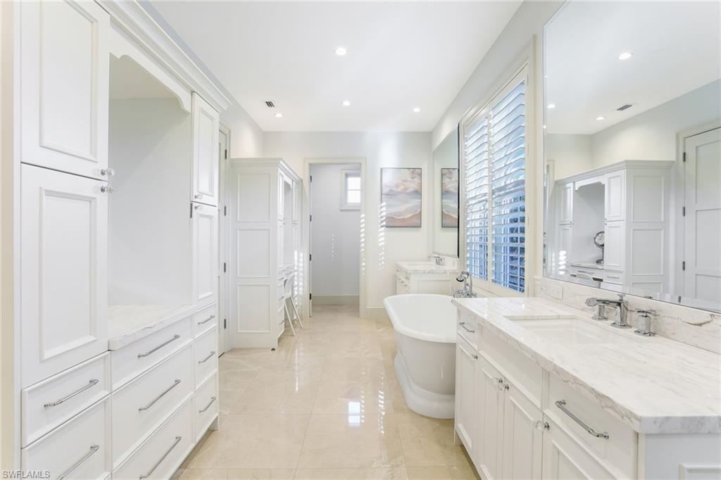 MOORINGS - Residential