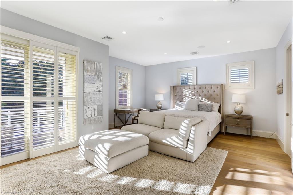 MOORINGS - Residential