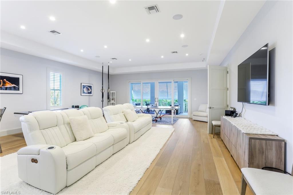 MOORINGS - Residential