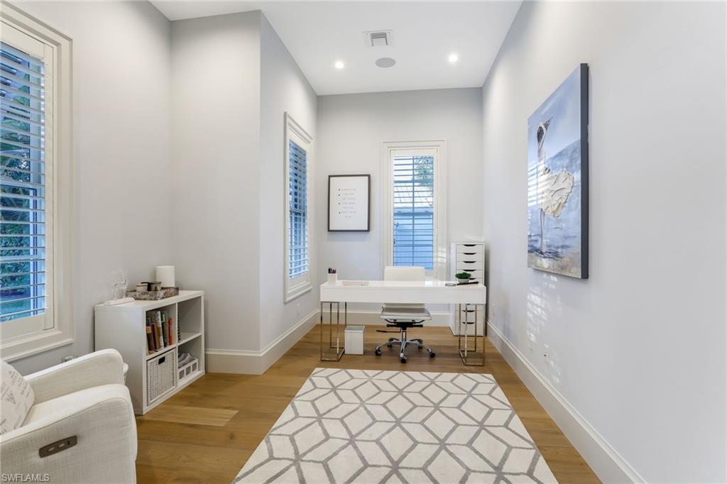 MOORINGS - Residential