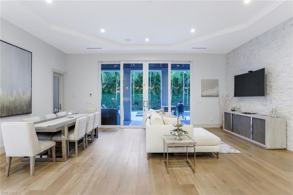 MOORINGS - Residential