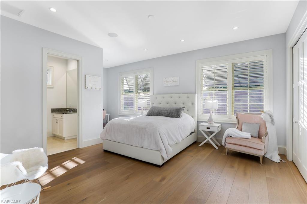 MOORINGS - Residential