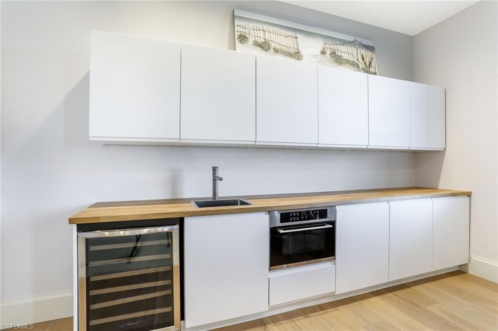 MOORINGS - Residential