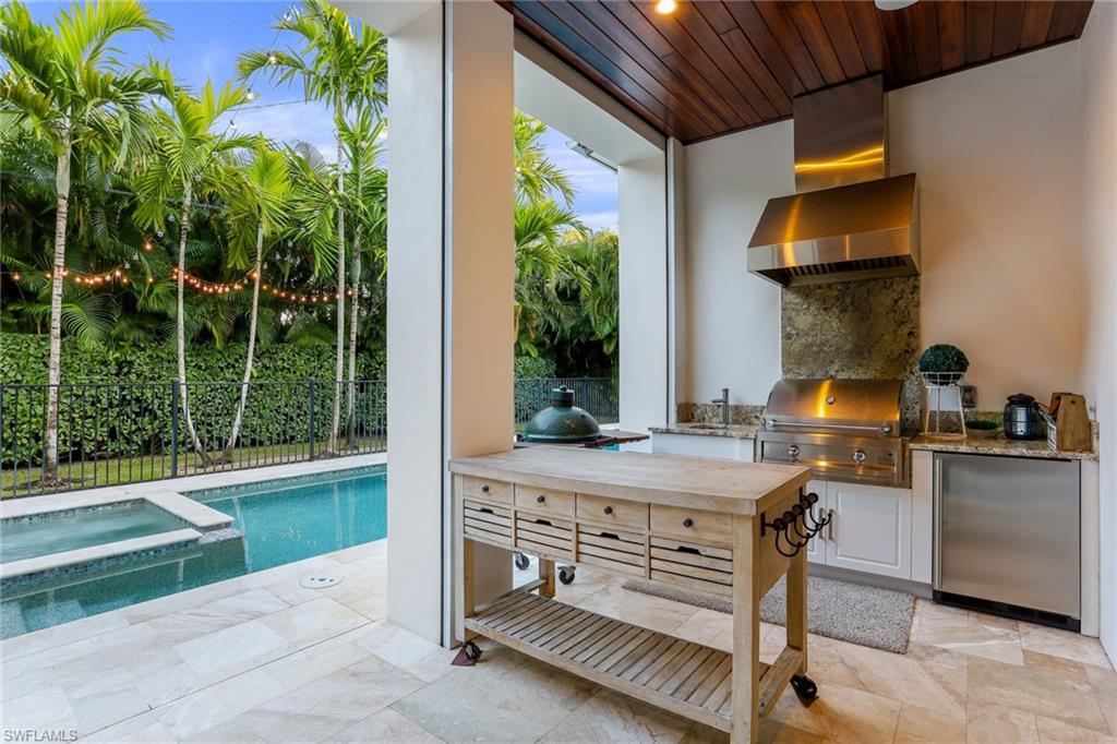 MOORINGS - Residential