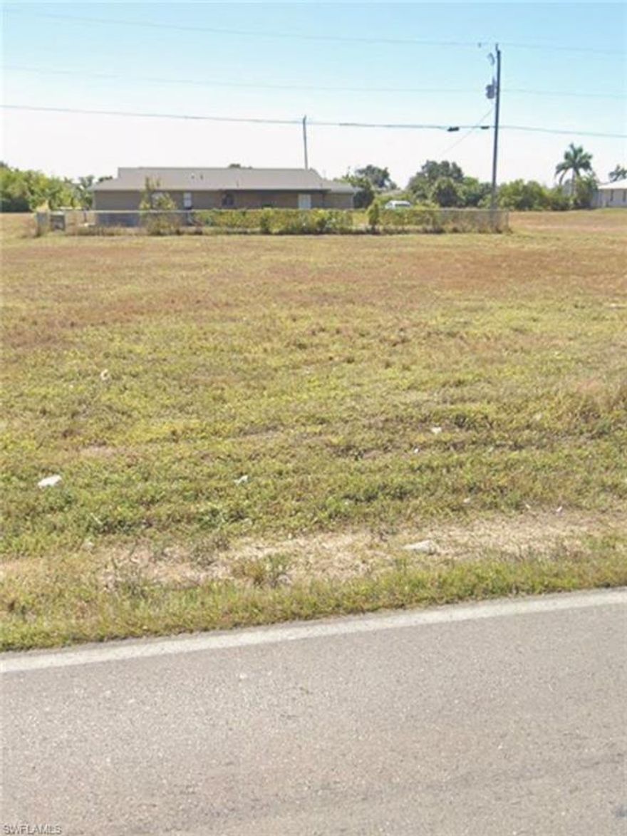 Commercial Lot 80ftx125ft ready to build. Great opportunity to build or investment.